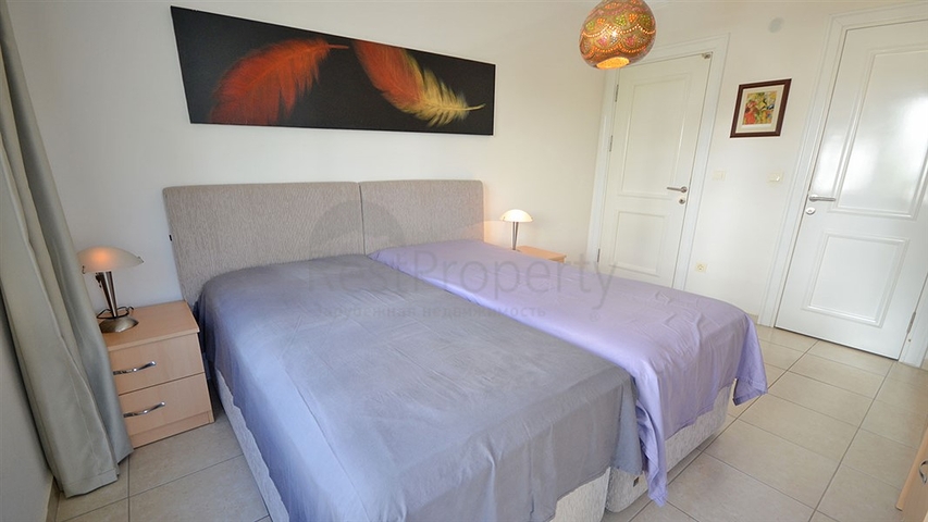 شقة مريحة مفروشة 2 + 1 مع بنية تحتية فاخرة في واحدة من أفضل المجمعات في ألانيا