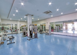 شقة مريحة مفروشة 2 + 1 مع بنية تحتية فاخرة في واحدة من أفضل المجمعات في ألانيا