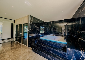 شقة حديثة في مجمع سكني جديد ببنية تحتية غنية