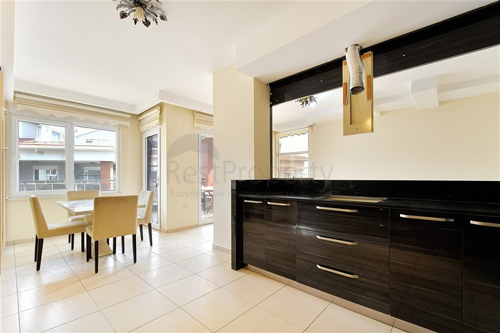 بنتهاوس واسع في منطقة خضراء في أوبا