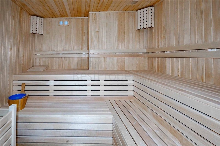 بنتهاوس واسع في منطقة خضراء في أوبا