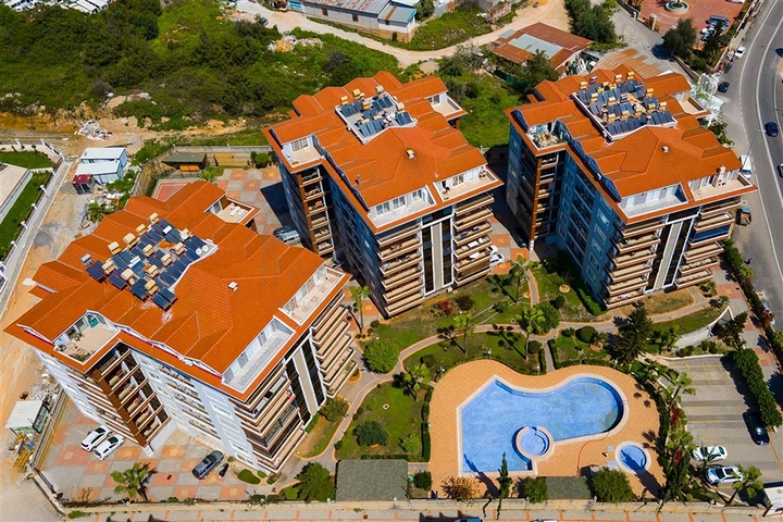 بنتهاوس واسع في منطقة خضراء في أوبا