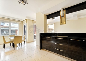 بنتهاوس واسع في منطقة خضراء في أوبا