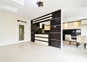 بنتهاوس واسع في منطقة خضراء في أوبا