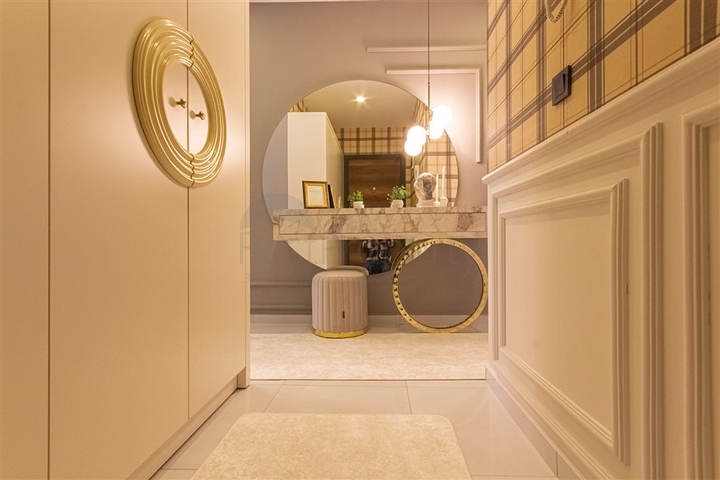 شقة حديثة مفروشة 2 + 1 مع بنية تحتية للمنتجع في وسط محمودلار