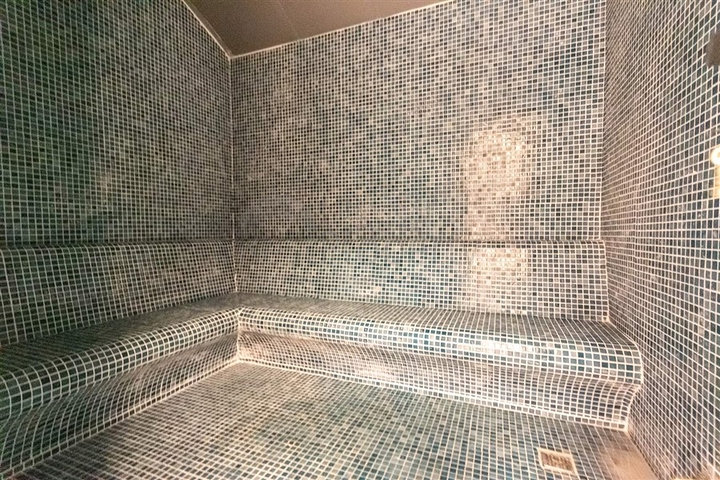 شقة حديثة مفروشة 2 + 1 مع بنية تحتية للمنتجع في وسط محمودلار