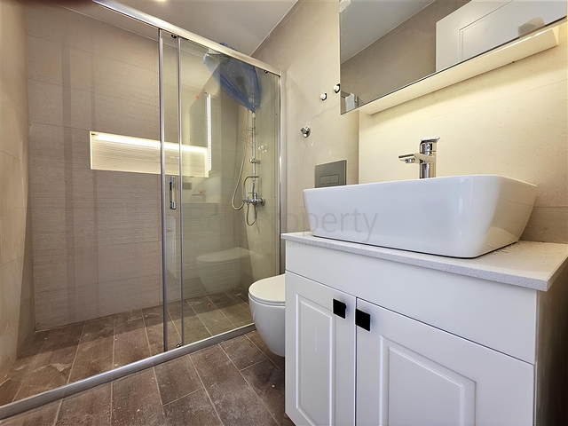 شقة حديثة 1 + 1 في مجمع سكني جديد في وسط أوبا