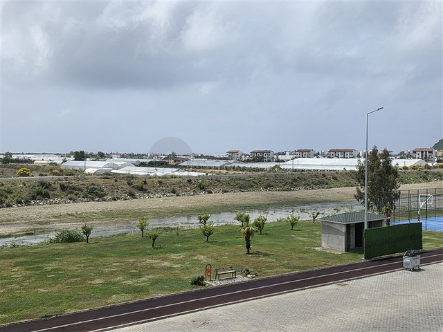 شقة مريحة 1 + 1 في مجمع جديد مطل على البحر