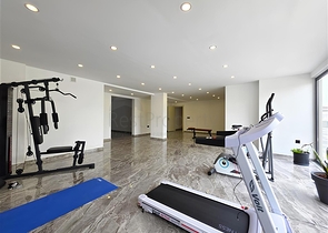 شقة مريحة 1 + 1 في مجمع جديد مطل على البحر