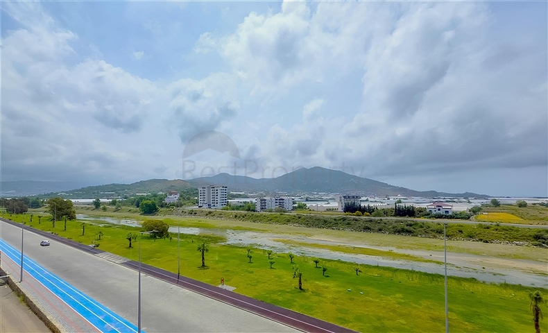 2 + 1 بنتهاوس مطلة على البحر في مجمع جديد