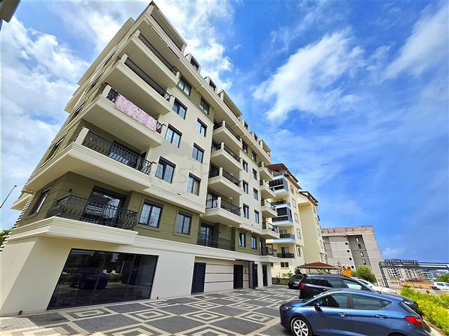 2 + 1 بنتهاوس مطلة على البحر في مجمع جديد