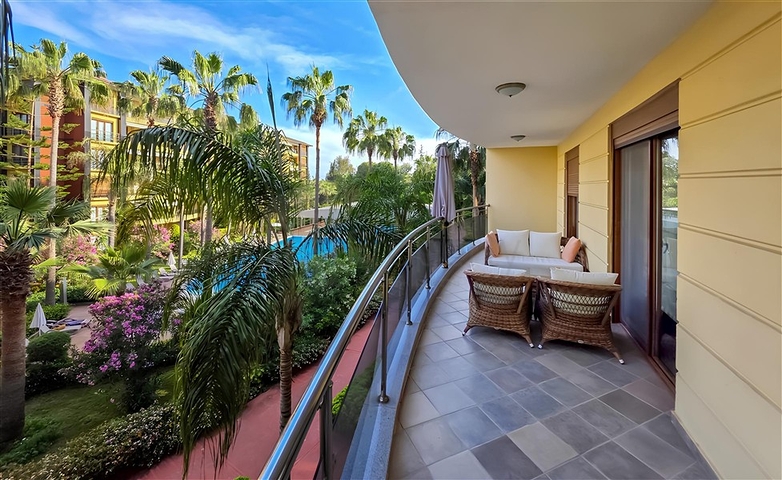 شقة أنيقة 2 + 1 في مجمع من الدرجة الممتازة في وسط ألانيا