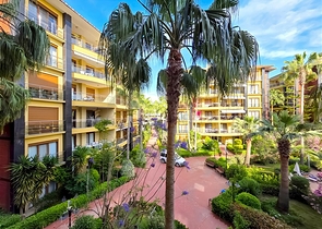 شقة أنيقة 2 + 1 في مجمع من الدرجة الممتازة في وسط ألانيا