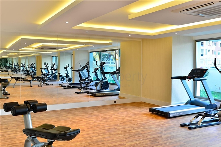 الراحة والراحة على بعد خطوة من البحر-شقة في مجمع مرموق في محمودلار