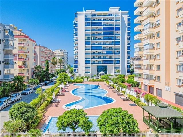 الراحة والراحة على بعد خطوة من البحر-شقة في مجمع مرموق في محمودلار