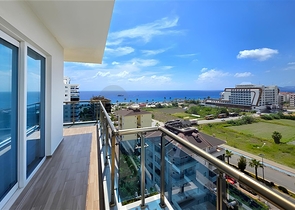 الراحة والراحة على بعد خطوة من البحر-شقة في مجمع مرموق في محمودلار