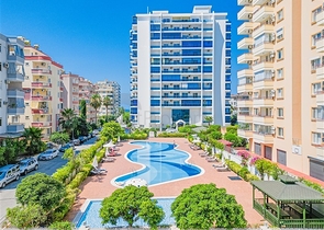 الراحة والراحة على بعد خطوة من البحر-شقة في مجمع مرموق في محمودلار