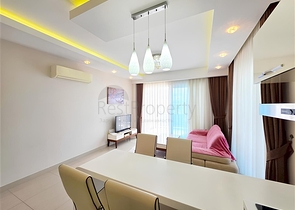 الراحة والراحة على بعد خطوة من البحر-شقة في مجمع مرموق في محمودلار