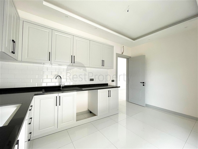 بنتهاوس حديث في مجمع سكني مرموق في أوبا 