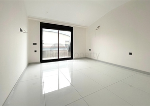 بنتهاوس حديث في مجمع سكني مرموق في أوبا 