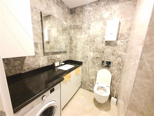 شقق حديثة على البحر في قلب ألانيا