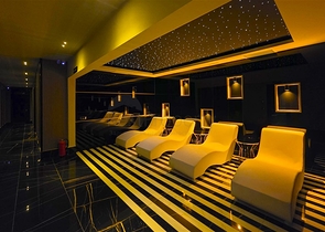 شقة أنيقة على البحر مع بنية تحتية فندقية