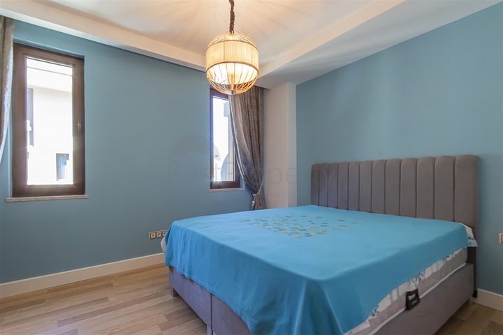 شقة مفروشة واسعة مطلة على البحر في منطقة خلابة على البحر