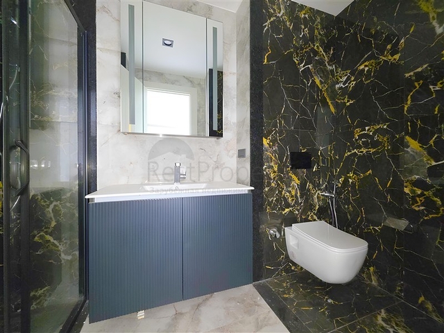 شقة فاخرة على البحر مع بنية تحتية متطورة في توركلر