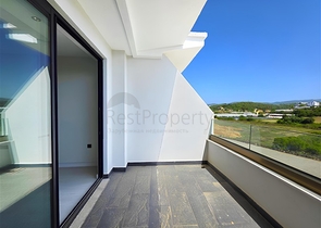 شقة فاخرة على البحر مع بنية تحتية متطورة في توركلر