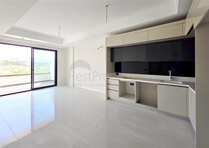 شقة فاخرة على البحر مع بنية تحتية متطورة في توركلر