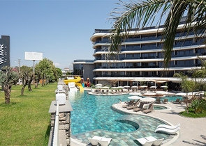 شقة 1+1 على البحر في منطقة كارجيجاك الخلابة هي عرض مثالي للعيش والاسترخاء