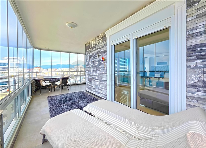  الراحة والراحة في كل متر: استئجار شقة 2 + 1 عن طريق البحر