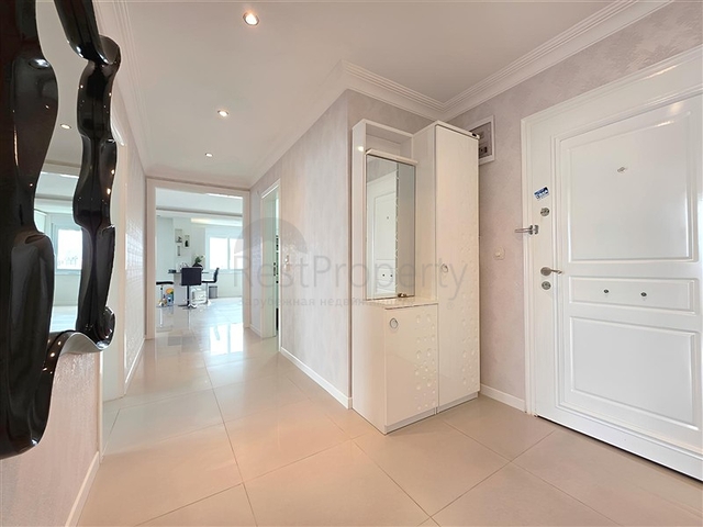  الراحة والراحة في كل متر: استئجار شقة 2 + 1 عن طريق البحر