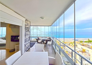  الراحة والراحة في كل متر: استئجار شقة 2 + 1 عن طريق البحر