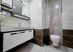  الراحة والراحة في كل متر: استئجار شقة 2 + 1 عن طريق البحر