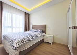 شقة حديثة 1 + 1 للإيجار-الراحة والبنية التحتية في وسط محمودلار