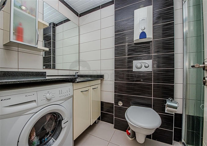  شقة مفروشة مريحة مع بنية تحتية غنية في منطقة أفسالار الخلابة