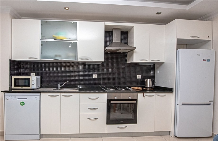  شقة مفروشة مريحة مع بنية تحتية غنية في منطقة أفسالار الخلابة