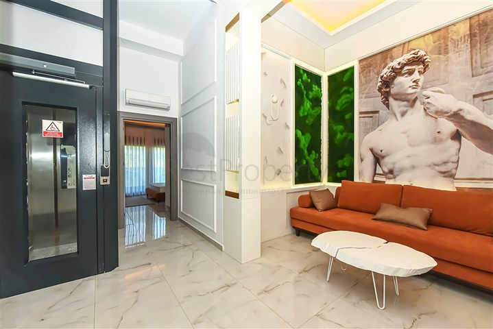 فيلا فاخرة مع إطلالة بانورامية على البحر هي مزيج مثالي من الراحة والأناقة والخصوصية.