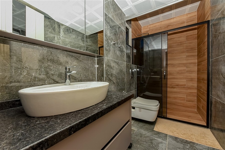 فيلا فاخرة مع إطلالة بانورامية على البحر هي مزيج مثالي من الراحة والأناقة والخصوصية.