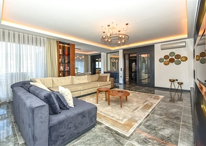 فيلا فاخرة مع إطلالة بانورامية على البحر هي مزيج مثالي من الراحة والأناقة والخصوصية.