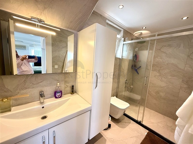 فيلا مفروشة واسعة مع تراس ومسبح محاط بالطبيعة