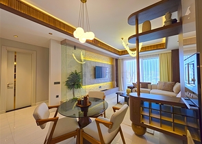 شقق حديثة 1 + 1 في مجمع مرموق على البحر في توركلر