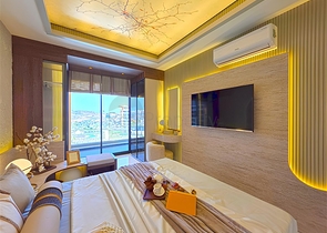 شقق حديثة 1 + 1 في مجمع مرموق على البحر في توركلر