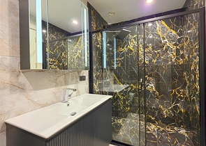 شقق حديثة 1 + 1 في مجمع مرموق على البحر في توركلر