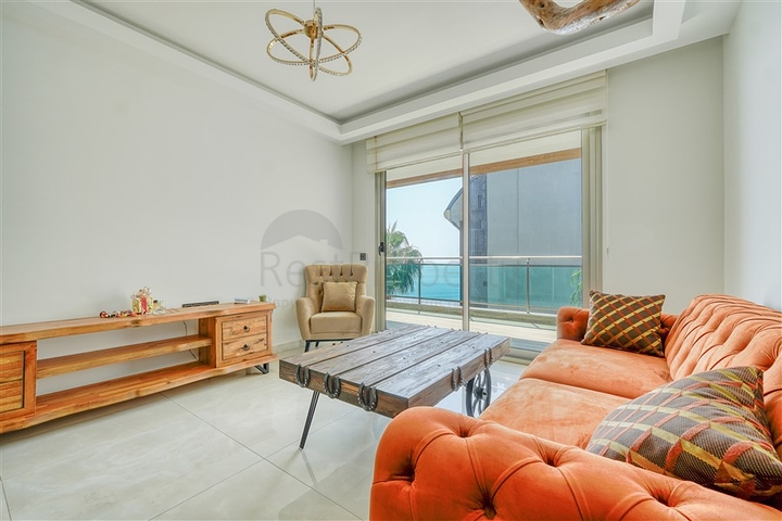 شقة مطلة على البحر في مجمع سكني ببنية تحتية متميزة شقة مطلة على البحر في مجمع سكني ببنية تحتية متميزة