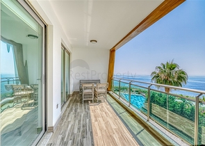 شقة مطلة على البحر في مجمع سكني ببنية تحتية متميزة شقة مطلة على البحر في مجمع سكني ببنية تحتية متميزة