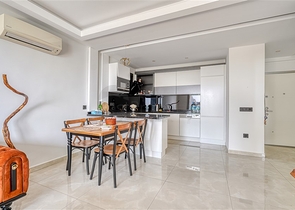 شقة مطلة على البحر في مجمع سكني ببنية تحتية متميزة شقة مطلة على البحر في مجمع سكني ببنية تحتية متميزة