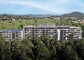 يقع المجمع على بعد دقائق قليلة من الشاطئ الجنوبي المفضل في فوكيت.