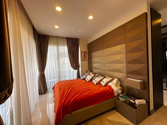 دوبلكس واسع على البحر في مجمع متميز-لخبراء مستوى معيشة مرتفع